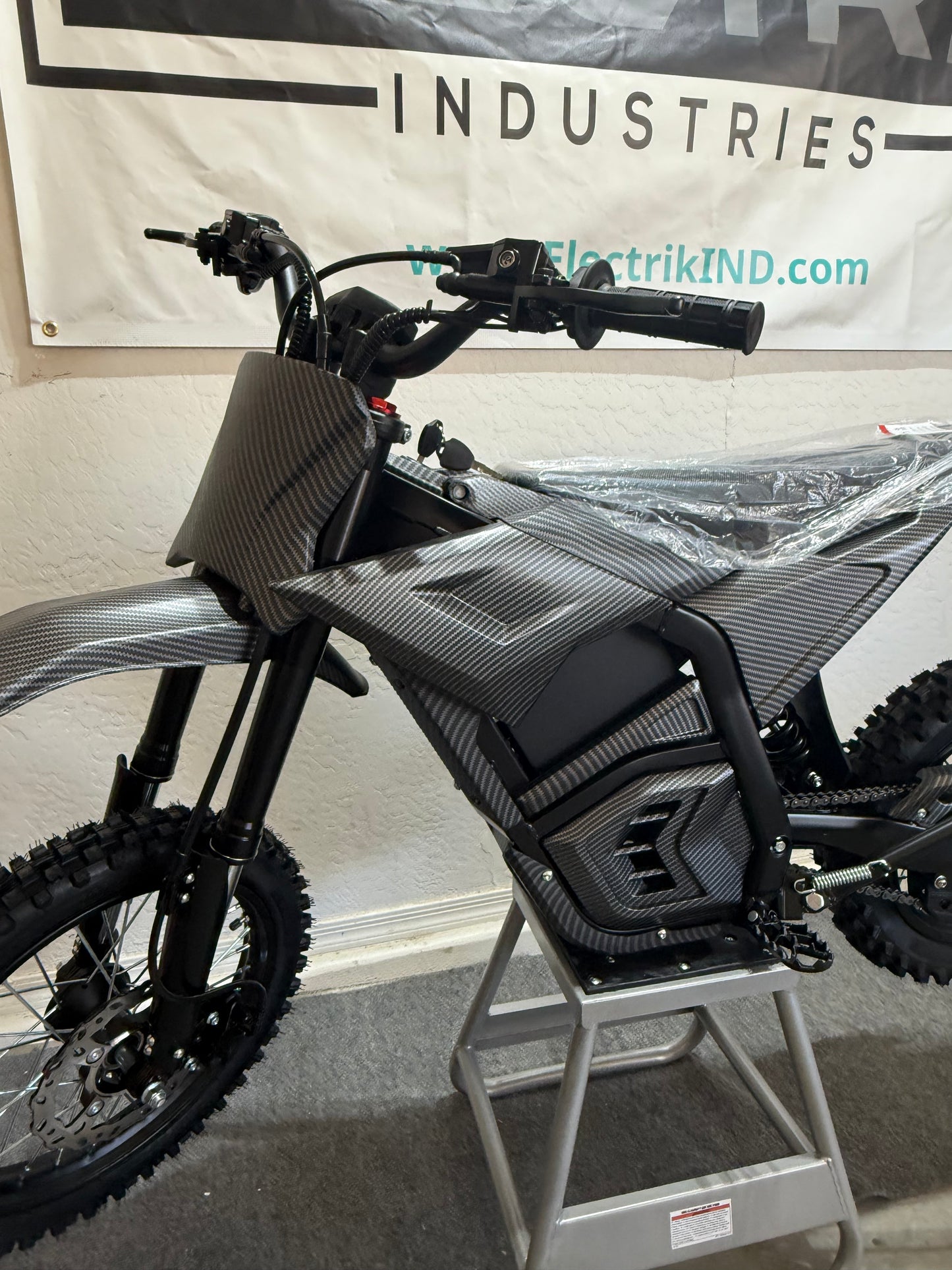 Trik Pit Bike 3000 Mid Drive 37-40 MPH 14/12 Black & Carbon