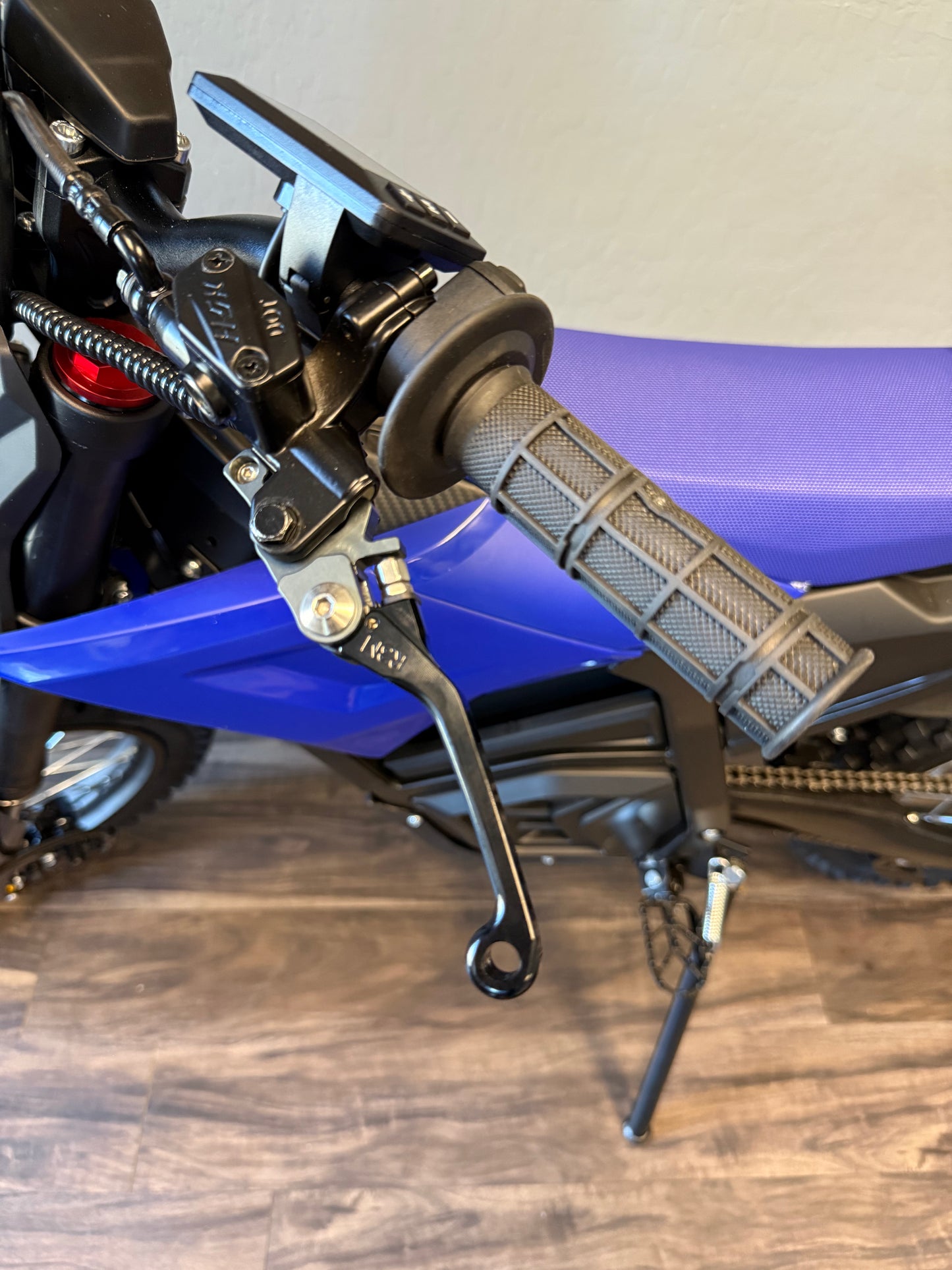 E.i Pro Brake Levers - Breakaway Design Yozma Valtinsu + More